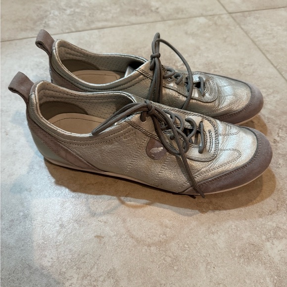 Geox Respira Vega Silver Sneakers Size US 9 - Picture 2 of 10